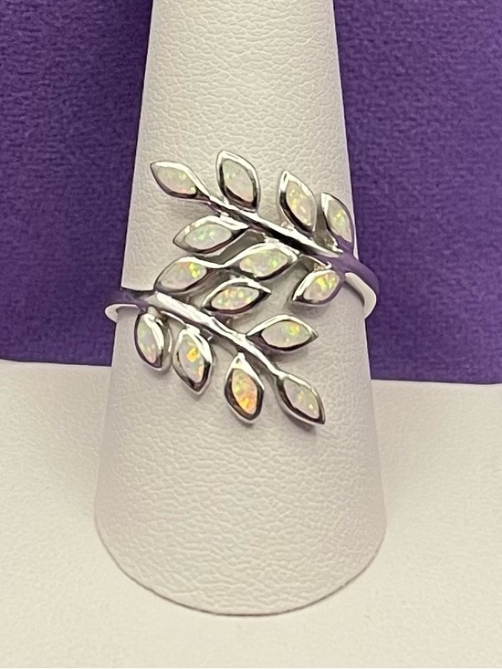 Jewelry - NWOT . 925 sterling silver synthetic white opal leaf ring size 9. Weight 3.80 g